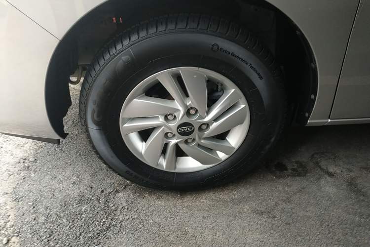 Used JAC Refine M4 2017 2.0T Manual Luxury Version