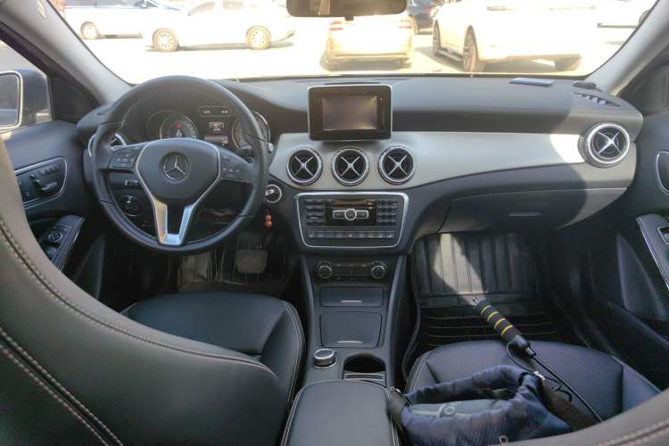 Used Mercedes-Benz GLA 2015 GLA 220 4MATIC Fashion Model