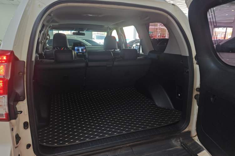 Used Toyota Prado 2016 2.7L Automatic Standard Edition Trunk