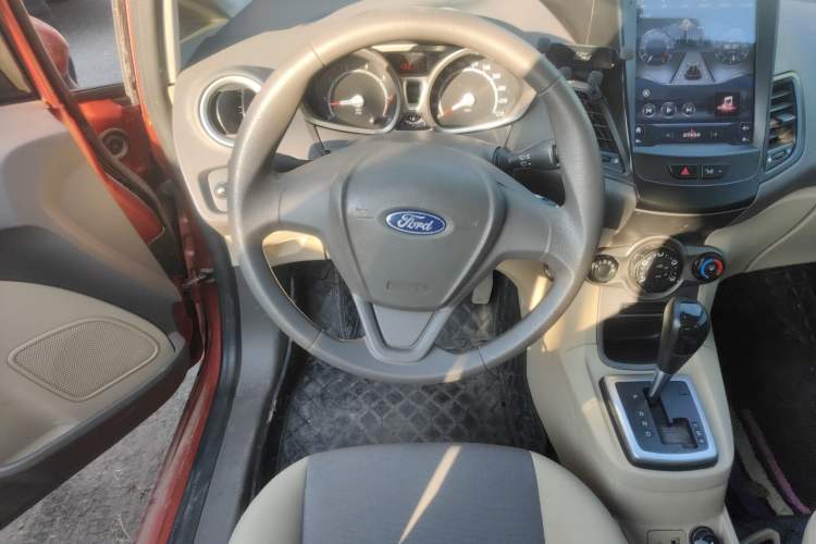 Used Ford Fiesta 2011 Hatchback 1.5L Automatic Fashion Edition