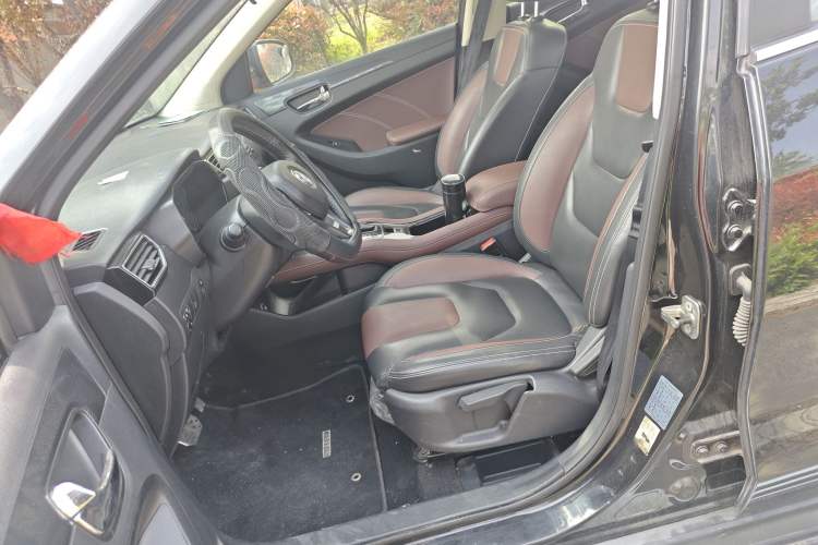 Used Dongfeng Fengon 580 2016 Revised Version 1.5T CVT Luxury Edition Left Front Seat