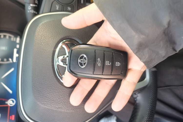 Used Toyota RAV4 2024 2.0L CVT Two-Wheel Drive Fashion Plus Edition
