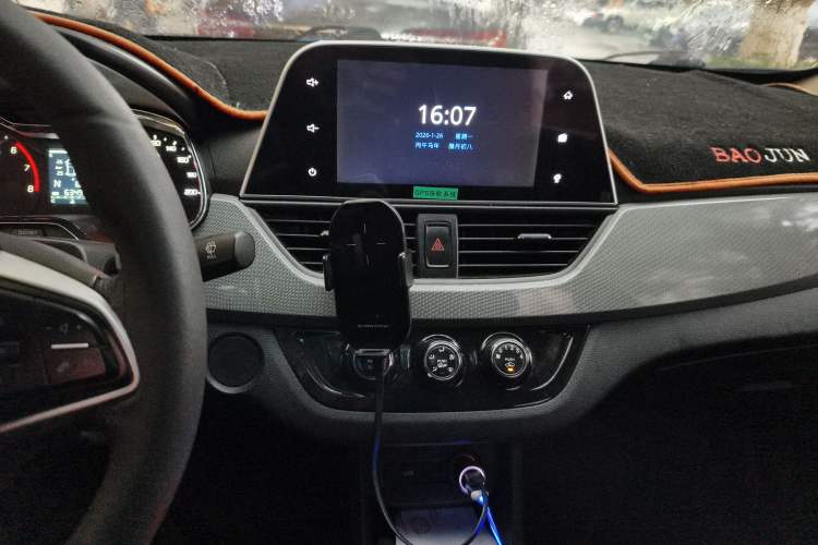 Used Baojun 310W 2018 1.5L Automatic Luxury Version China V