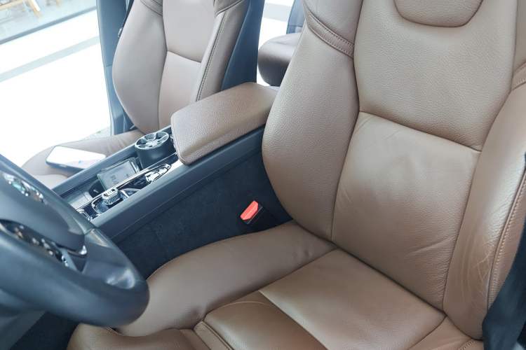 Used Volvo XC60 2022 B5 4x4 Smart Luxury Edition