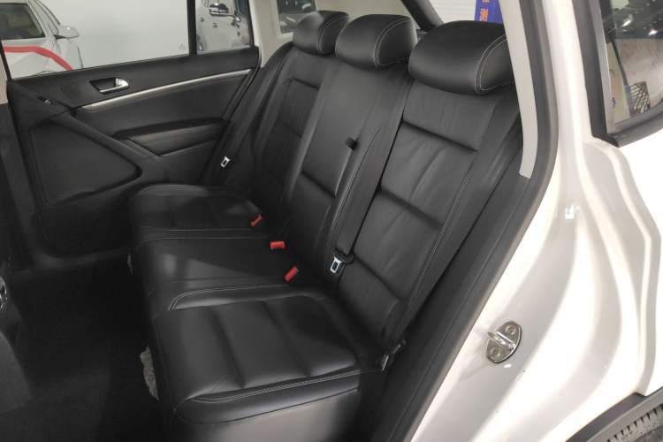 Used Volkswagen Tiguan 2017 300TSI Automatic Two-Wheel Drive Silk Road Comfort Edition Left Rear Seat