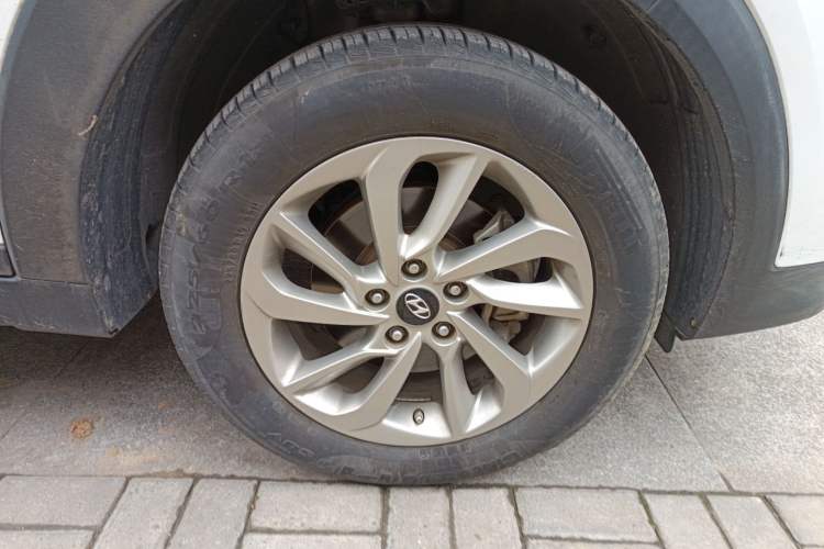 Used Hyundai Tucson 2018 1.6T Dual-Clutch Two-Wheel Drive 15th Anniversary Special Edition
