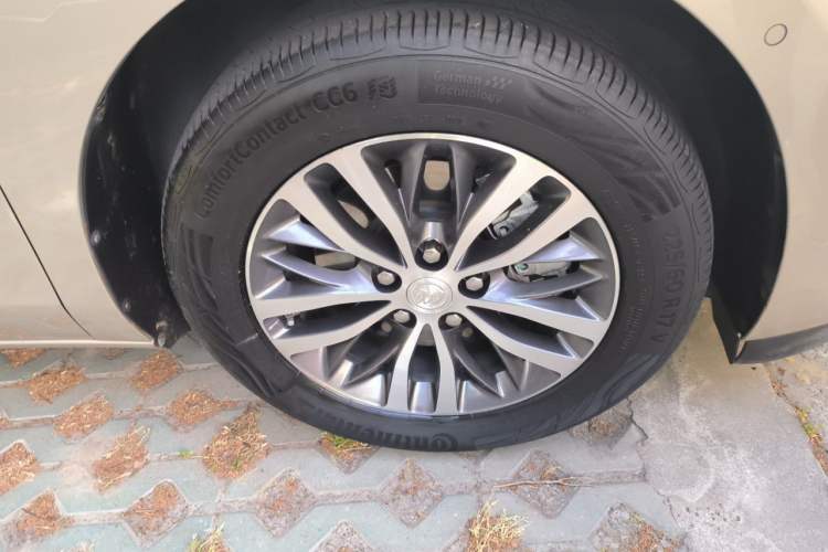 Used Buick GL8 2022 ES Landtrek 653T Luxury Edition