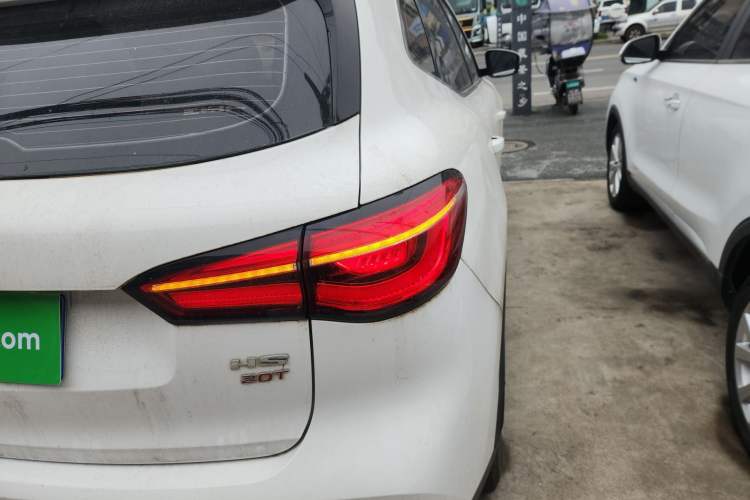 Used MG HS 2019 20T Manual Two-Wheel Drive Luxury Edition China VI Standard
