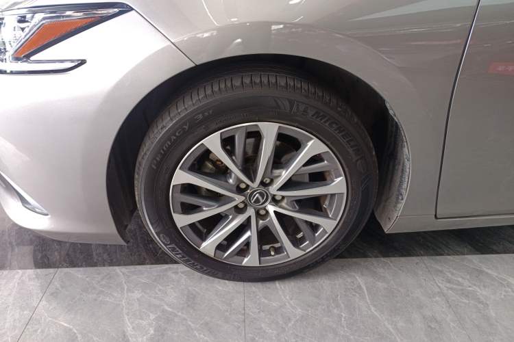 Used Lexus ES 2021 200 Excellence Edition
