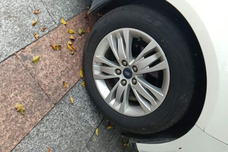 Used Ford Focus 2012 Sedan 1.6L Automatic Comfort Model