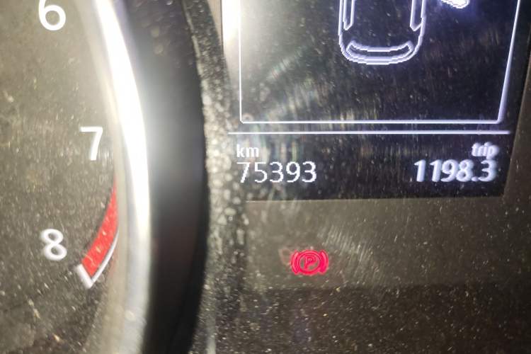 Used Volkswagen Golf 2016 1.6L Automatic Comfort Model Odometer Close Up