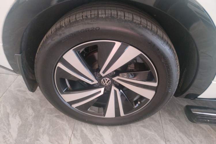 Used Volkswagen Tavendor 2024 380TSI All-Wheel Drive R-Line Cruise Edition
