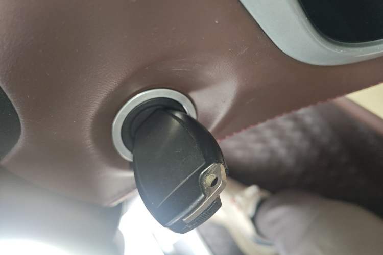 Used Mercedes-Benz Vito 2018 2.0T Business Version China VI Emission Standard Vehicle Key