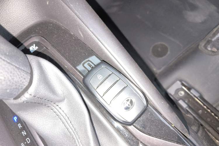 Used Toyota Levin 2024 Smart Electric Hybrid Dual-Motor 1.8L Knight Edition Vehicle Key