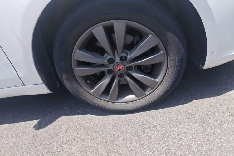 Used Roewe 360 2015 20T TST Deluxe Edition