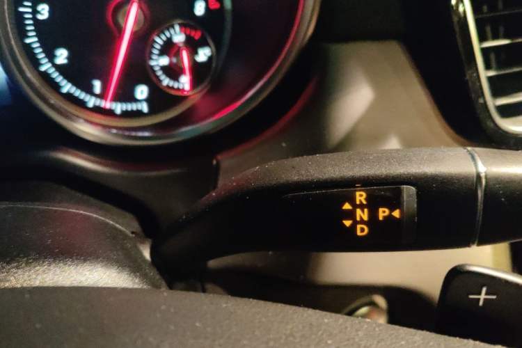 Used Mercedes-Benz GLE Coupe 2017 GLE 320 4MATIC Coupe SUV Gear Lever