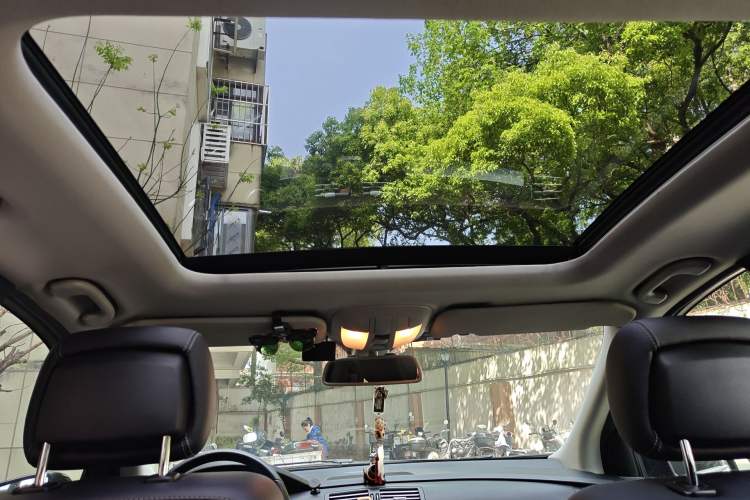 Used Mercedes-Benz R-Class 2014 R 320 4MATIC Business Model