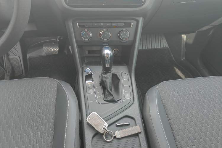 Used Volkswagen Tiguan L 2018 330TSI Automatic Two-Wheel Drive Luxury Edition
