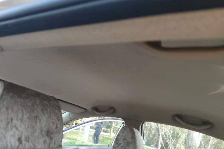 Used Hyundai Verna (older generation) 2014 1.4L Automatic Smart GLS Headliner