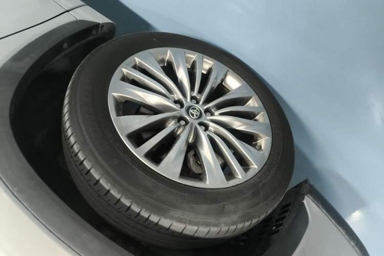 Used Toyota Highlander 2022 Dual-Engine 2.5L Two-Wheel Drive Prestige Edition 7-Seater
