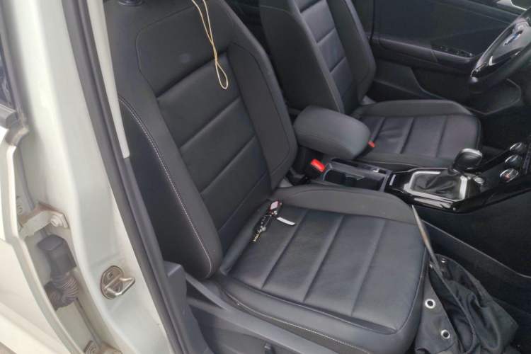 Used Volkswagen T-ROC 2022 280TSI DSG Two-Wheel Drive Comfort PLUS Right Front Seat