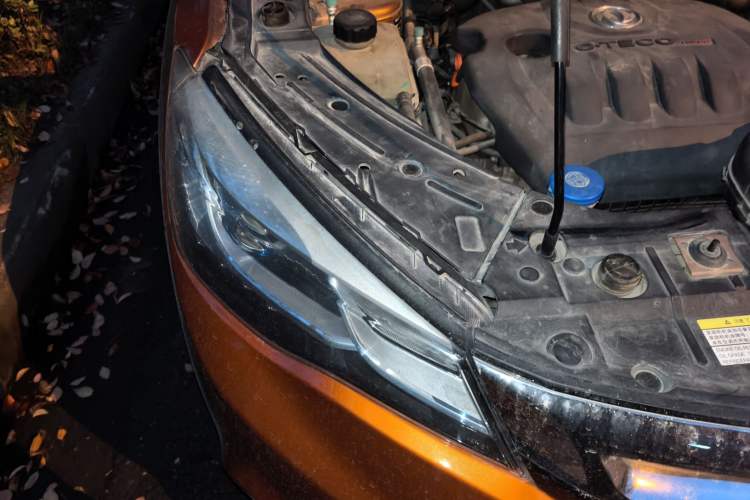 Used Dongfeng Aeolus AX5 2017 1.4T Automatic Fun Edition Right Front Headlight