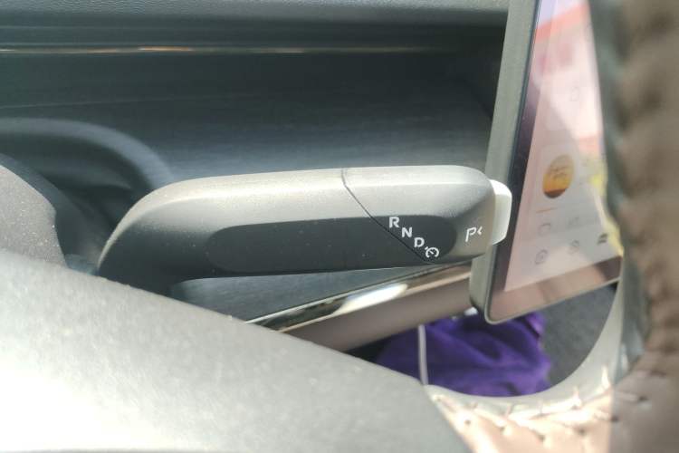 Used CHANGAN NEVO A07 2025 Blue Whale Pure Electric 625 Flagship Model Gear Lever