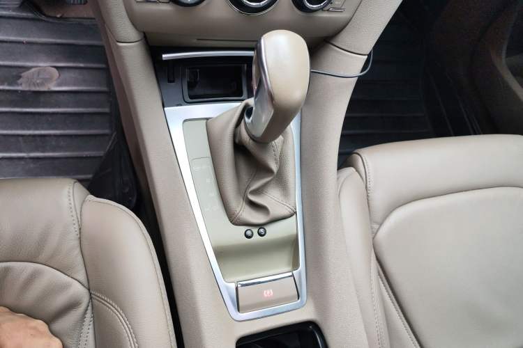 Used DS 5LS 2014 1.6T Luxury Edition THP160 Gear Lever