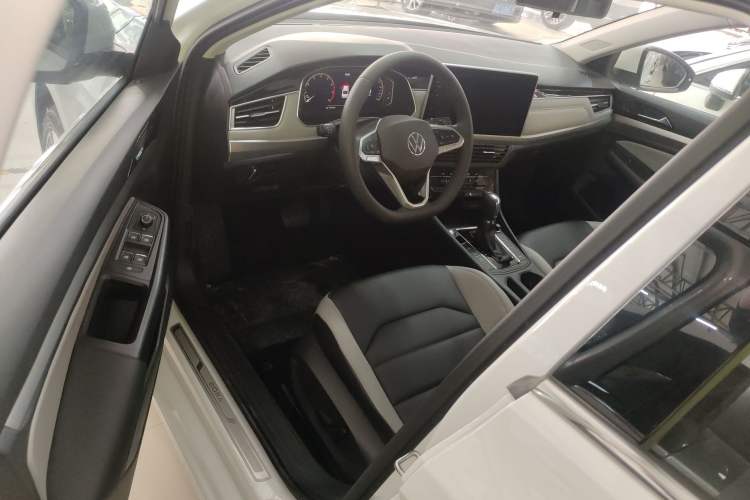 Used Volkswagen Bora 2025 300TSI DSG Prestige Edition
