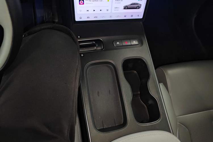 Used Nio ET5 2022 75 kWh Gear Lever