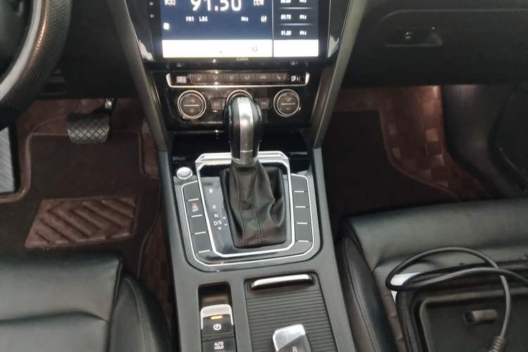 Used Volkswagen Magotan 2018 Facelift 330TSI DSG Luxury Model Gear Lever