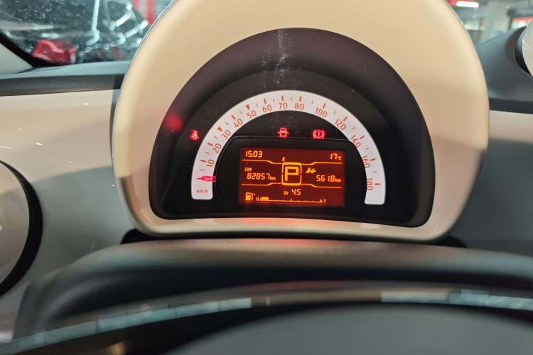 Used smart forfour 2018 1.0L 52 kW Dynamic Edition Instrument Cluster