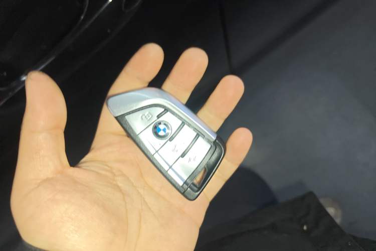 Used BMW 5 Series New Energy 2022 535Le Luxury Package Vehicle Key