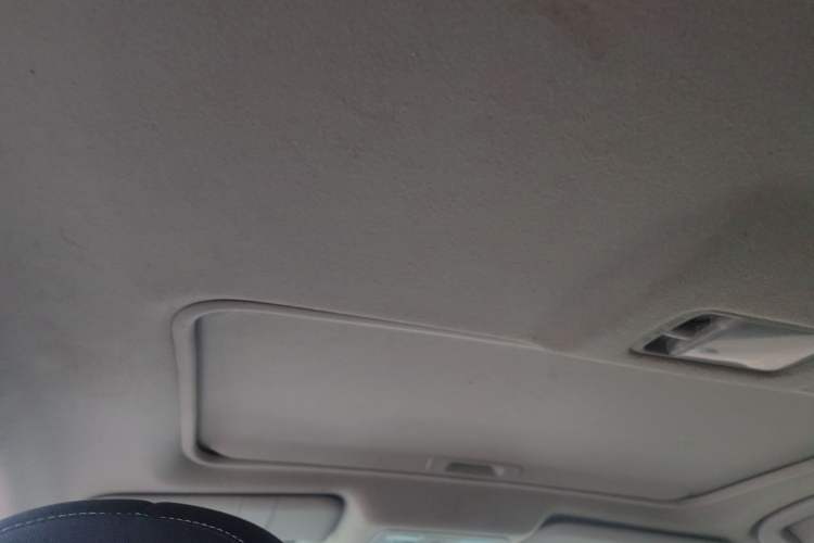 Used Nissan Tiida 2016 1.6L CVT Cool Dynamic Edition