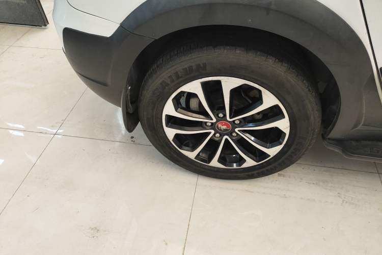 Used FORTHING Joyear X5 2016 1.6L Manual Luxury Edition
