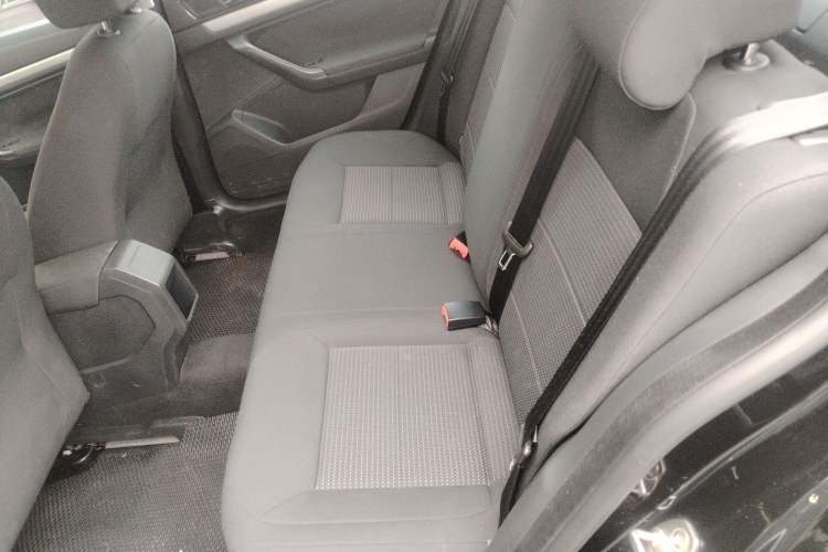 Used Volkswagen Lavida 2015 1.6L Automatic Fashion Edition Left Rear Seat