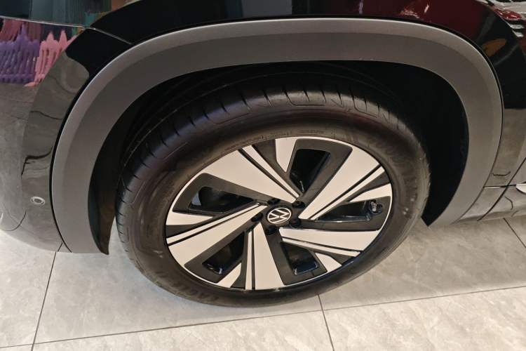 Used Volkswagen Teramont X 2024 380TSI All-Wheel Drive Longyao Edition Left Front Wheel Hub