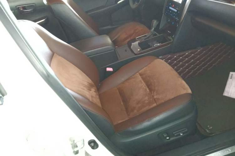 Used Toyota Camry 2016 2.5G 10th Anniversary Deluxe Navigation Edition
