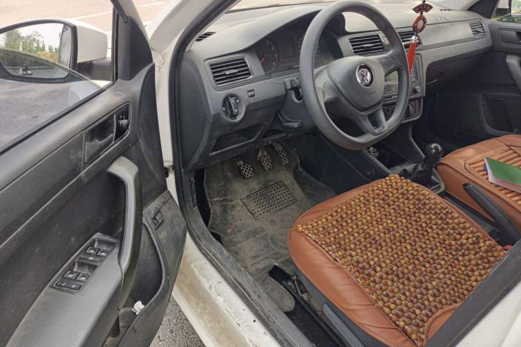 Used Volkswagen Santana 2016 1.6L Manual Fashion Edition Driver Seat