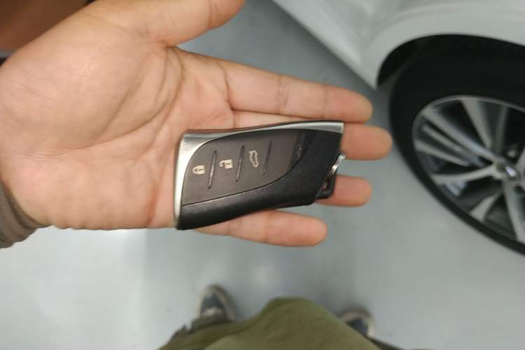 Used Lexus ES 2020 300h Premier Edition