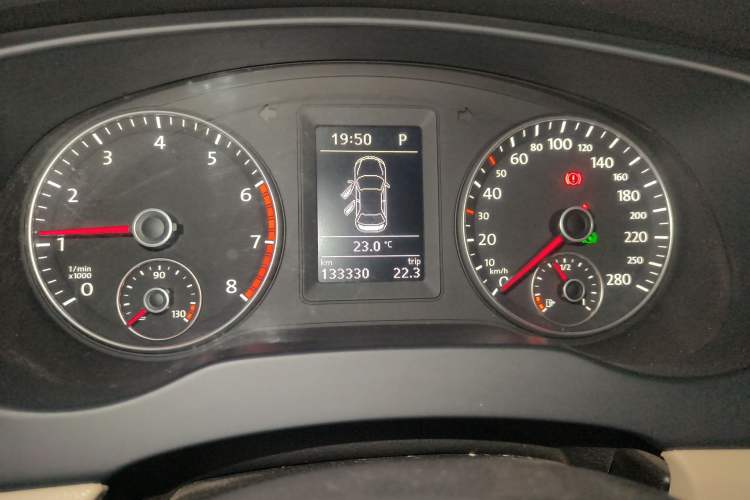 Used Volkswagen Sagitar 2012 1.4TSI Automatic Fashion Edition Instrument Cluster