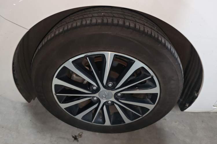 Used Hyundai Celesta 2017 1.6L Automatic Yueshin Edition DLX Exterior 4