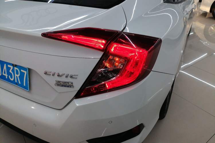 Used Honda Civic 2016 220TURBO Manual Luxury Edition Right Rear Taillight