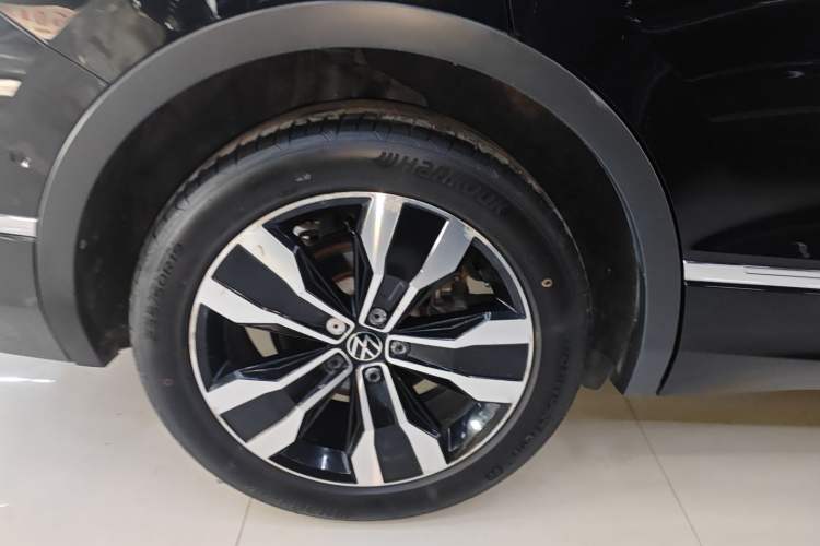 Used Volkswagen Tiguan L 2022 330TSI Automatic Two-Wheel Drive R-Line Enhanced Edition