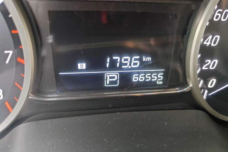 Used Nissan Sylphy 2016 1.6XV CVT Smart Enjoyment Version Odometer Close Up