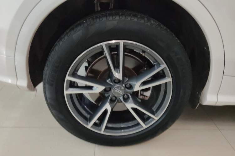 Used Audi Q5L 2020 Updated 40 TFSI Prestige Fashion Edition Right Rear Wheel Hub