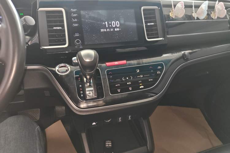 Used Honda Elysion 2019 2.0L Hybrid Luxury Edition Audio And AC Panel