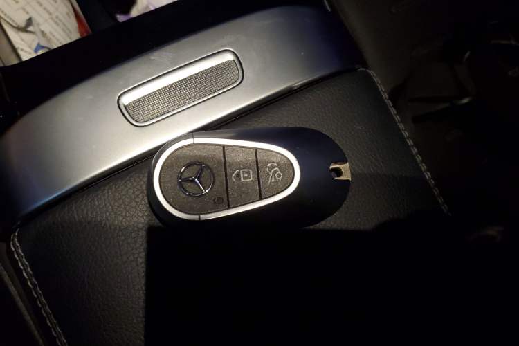 Used Mercedes-Benz C-Class 2024 Restyled C 260 L Sport Edition Vehicle Key