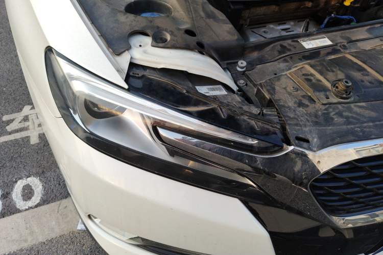 Used DS 5LS 2014 1.8L automatic Comfort version VTi140