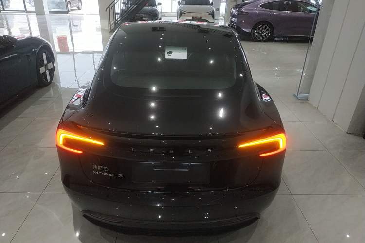 Used Tesla Model 3 2025 Rear-Wheel-Drive Version
